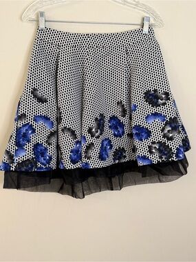 Express floral pleated mini skirt peek lining blue black white SZ 8